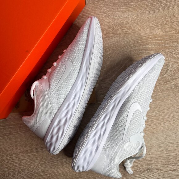 Nike Revolution 6 Men's Road Running Shoes - Picture 5 of 8